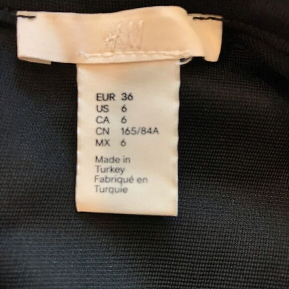 𝅺SIZE 6 “small” H&M black midi dress - Picture 5 of 6